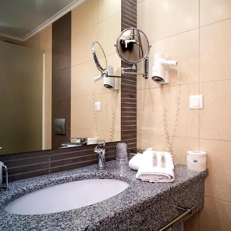 Otel Armeno 3*